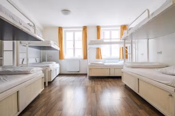 Bed in 7-Bed Female Dorm Ensuite