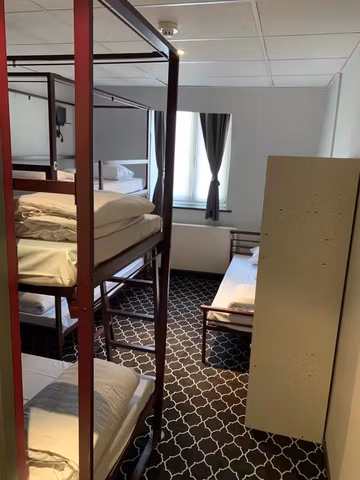 5-Bed Private Room Ensuite